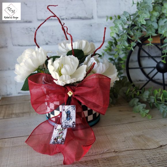 Alice in Wonderland Flower Arrangement Courtly Checks Flowers Playing Card Decor - Picture 3 of 5